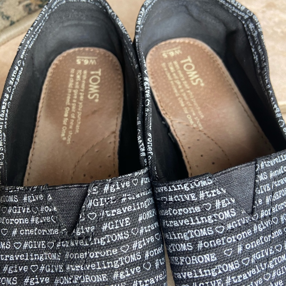 Toms Canvas Shoes View 4